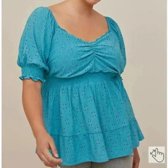 Torrid Eyelet Smocked
Waist And Sleeve Sweetheart
Blouse New With Tag - Picture 4 of 7